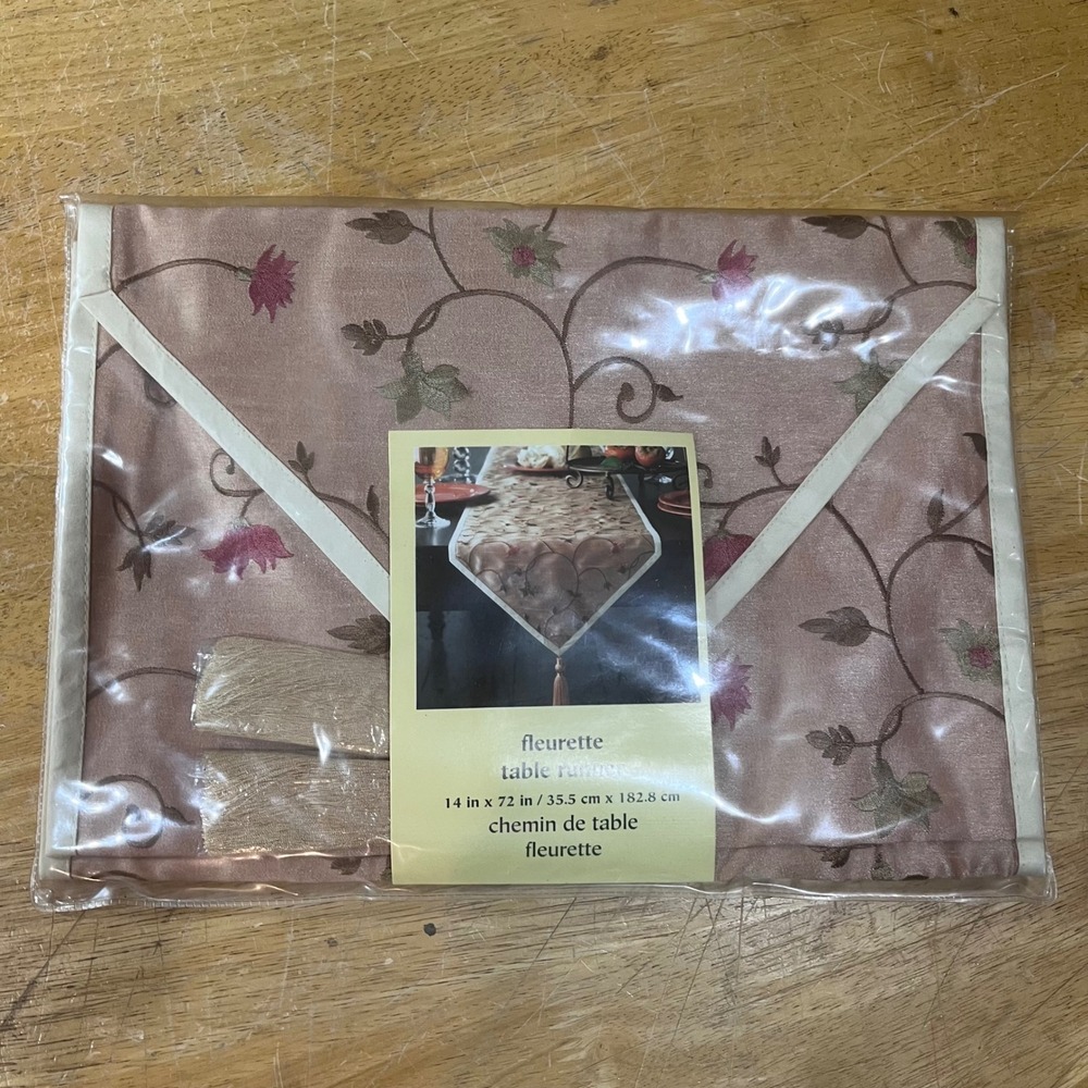 Pier 1 Fleurette Table Runner Rose Gold Floral Embroidered Tassel 14x72‎ NIP Vtg